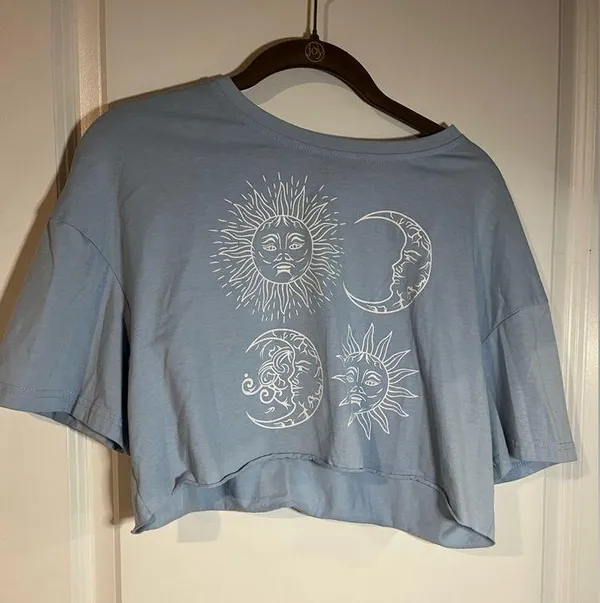 SHEIN Baby Blue Cropped Short Sleeve Tshirt Sun Moon Cloud Boho Size Medium - Image 3