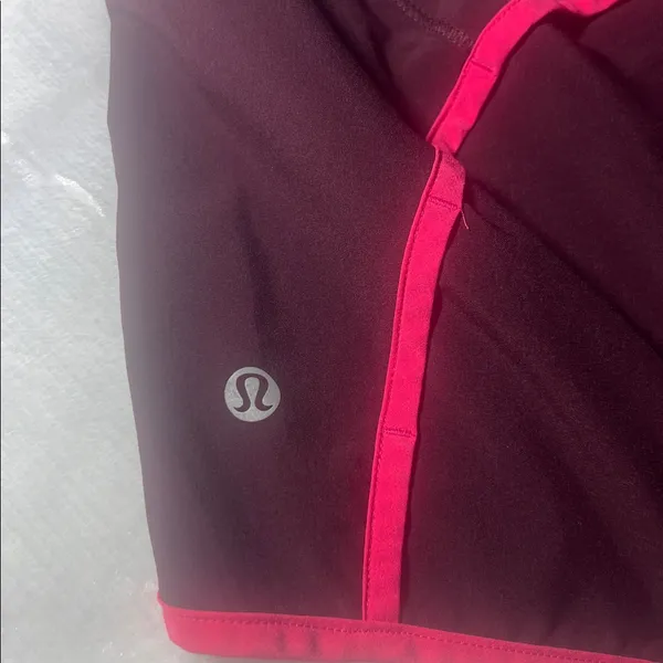 Lululemon Speed Up Short 3.5" inseam, Size 6 - Image 3