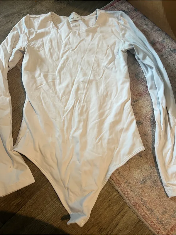 Babaton White Long-Sleeve Bodysuit Tee - Image 6