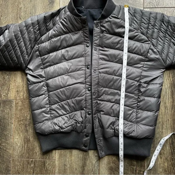 Merrell NWT Trailhead Insulated Reversible Bomber Jacket Size Small Black Grey - Image 12