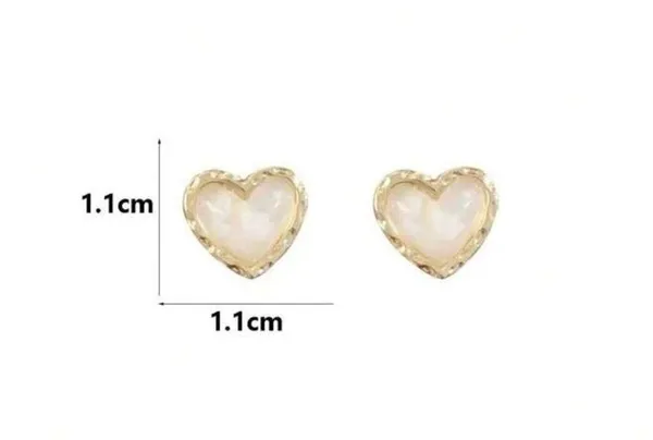 Elegant Gold Heart Earrings - Image 4