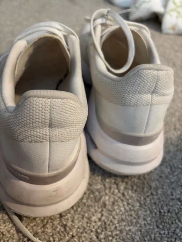 Shoes Size 9 - Image 4