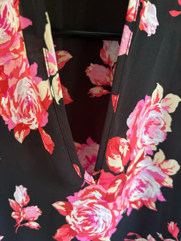 EUC J. Crew Tie Neck Long Sleeve Midnight Rose Top XS - Image 5