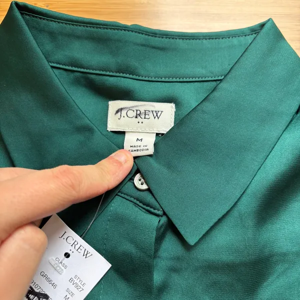 J.Crew Drapey Satin Button Up Top Medium Green Long Sleeve Collared Shirt Preppy - Image 6