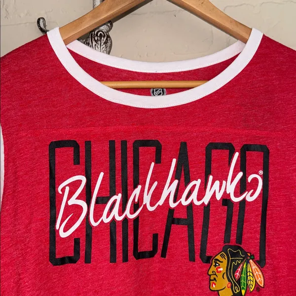 Blackhawks hockey shirt Chicago NHL Red White Apparel medium NEW tee top t - Image 2