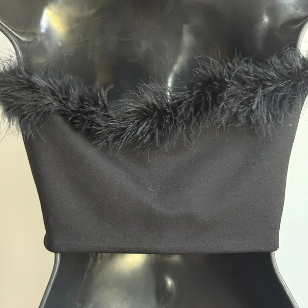 superdown MobWife Y2K Party‎ Feather Trim Strapless Crop Top Small Black - Image 6