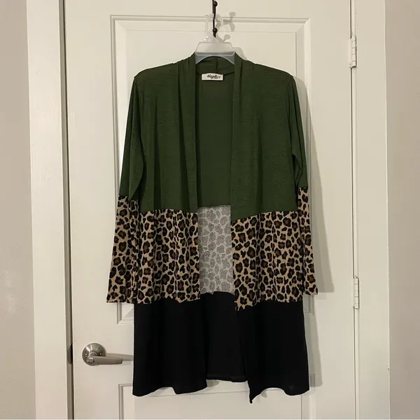 HAPTICS Western Boho Cheetah Small Colorblock Long Sleeve Pocket Cardigan - Image 9