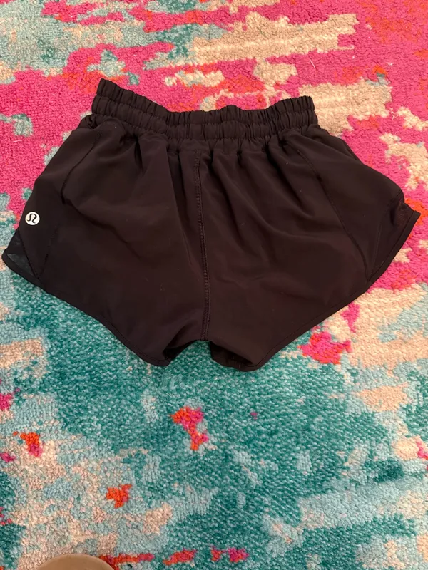 Lululemon Black Hotty Hot Shorts 2.5" - Image 4