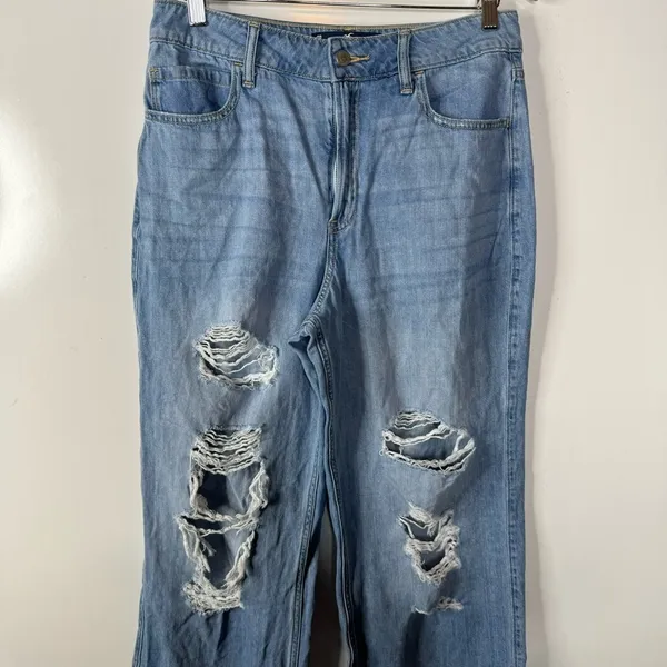 Hollister Ultra High-Rise Baggy Jeans Size 8‎ Regular - Image 3