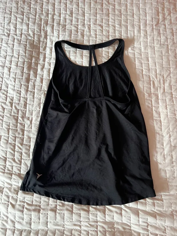 Old Navy Active Go-Dry Black Strappy Racerback Tank Top Size XS - Image 2