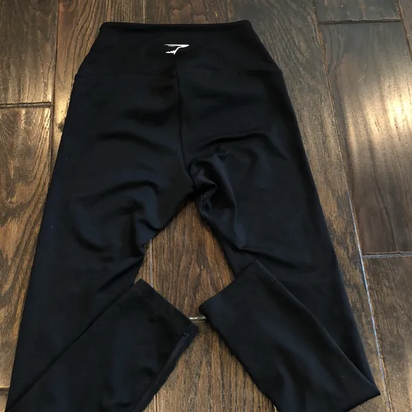 GYMSHARK black athletic leggings size xsmall - Image 5