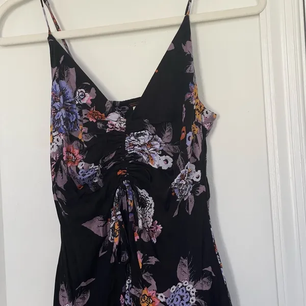 Floral Black Dress with Ruched and Tie Detailing - Image 2