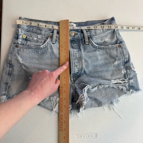 AGOLDE Parker Distressed‎ Denim Cut Off Shorts Light Wash Blue size 26 - Image 9