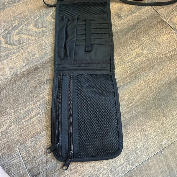 LL Bean Black‎ Nylon Neck Wallet Travel Pouch Crossbody Passport Organizer Bag - Image 4