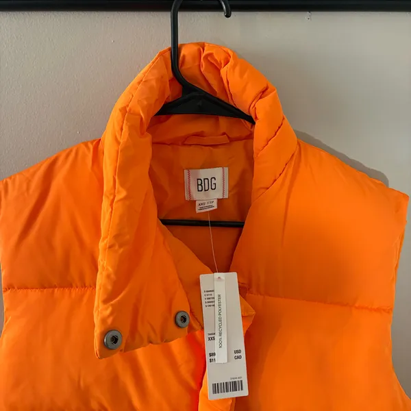 Urban Outfitters BDG Orange Cropped Puffer Vest NWT - Image 3