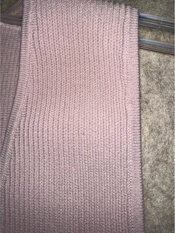 Aritzia Babaton Sculpt Deep V-neck Cropped Halo Pink Sz Large Spring Pastel - Image 7