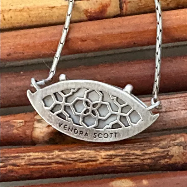 Kendra Scott Silver Necklace with White Crackle Pearl Pendant - Image 6