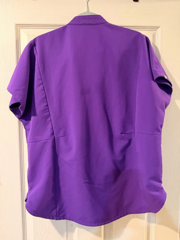 Women’s large DIGITAL GRAPE FIGS Montex scrub top - Image 2