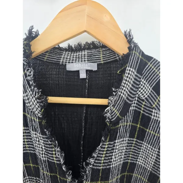 Habitat Tunic Womens L 76130 Black Plaid Raw Edge Button Down‎ EUC - Image 2
