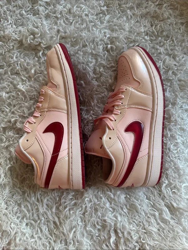 Nike Air Jordan 1 Low sneakers in light orange and pink. Worn once. Sz women 9 - Image 5