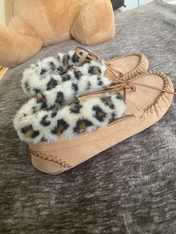 Minnetonka Suede Leather Leopard Print Faux Fur Trimp Moccassin Loafer Women's 9 - Image 2
