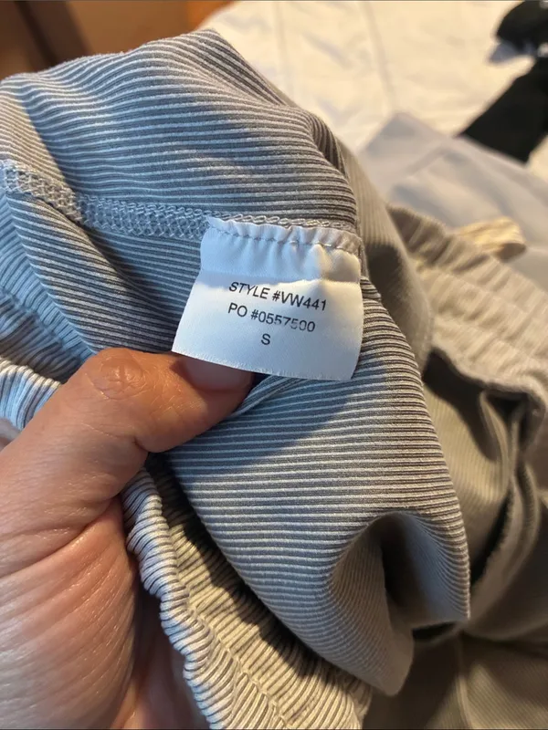 Vuori women Casual Drawstring Jogger Pants - Gray stripe size small - Image 4