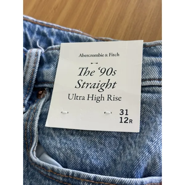 Abercrombie Fitch NWT 90s Straight Ultra High Rise Jeans 12/31 Light Blue Denim - Image 4