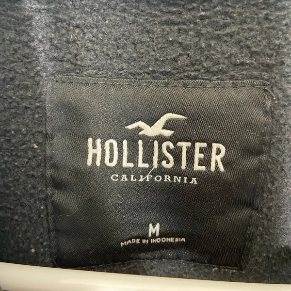 Hollister women’s black embroidered‎ letter pullover hooded sweatshirt medium - Image 5