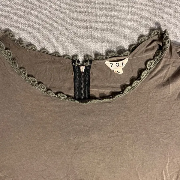 POL Women's Light Olive Green‎ Bell Sleeve Crochet Trim Peasant Tunic Top Size L - Image 3