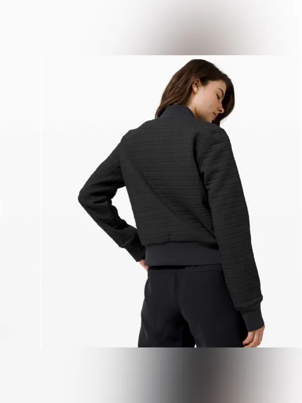 Lululemon reversible black Serene Travels Bomber size 8 - Image 2