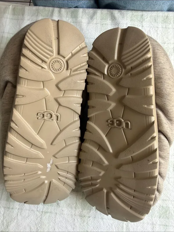 UGG Spaceslider Padded Slip-On Loungewear Slippers in Light Taupe - Image 5