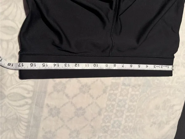 Under Armour Black Women's Athletic compression Shorts size XL - Image 10