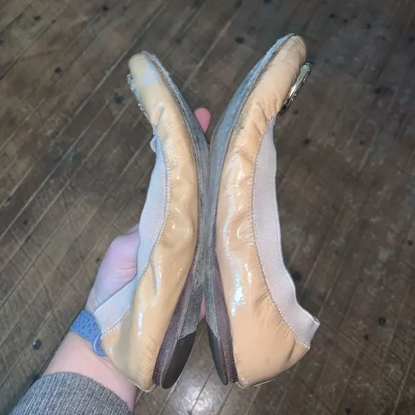 Tory Burch leather 6.5 tan slip on business casual ballet flats - Image 6