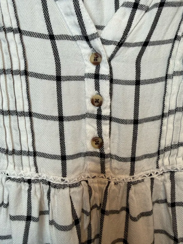 Wrangler Black and White Plaid Babydoll Blouse 3/4 Sleeve V-Neck Size Medium - Image 4