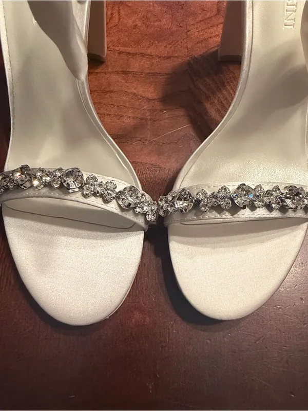 OLEG CASSINI Cream Removable Ankle Bow Crystal Sandals(Size 6.5M) - Image 6