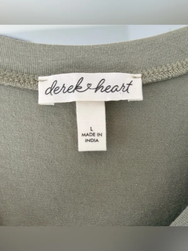 Derek Heart sage green Los Angeles graphic baby tee distressed cropped sz Large - Image 2
