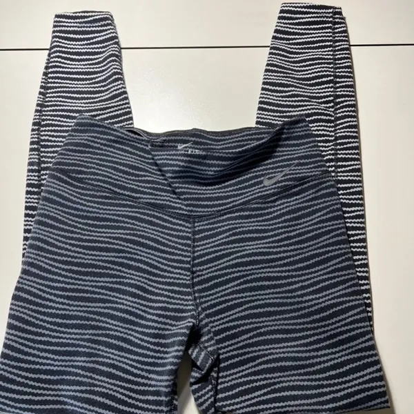 Nike dri fit leggings M‎ - Image 2
