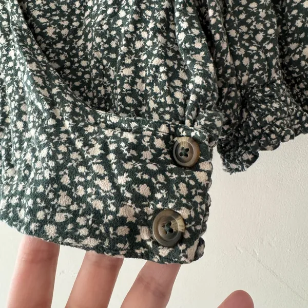 American Eagle Green‎ Ditsy Floral Wrap Peasant Puff Festival Crop V-Neck Top - Image 5
