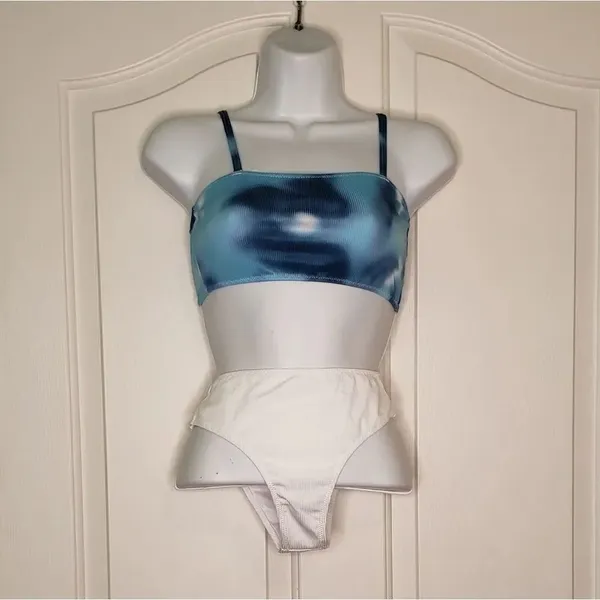 Bikini Size XS - Image 2