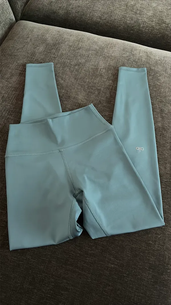 Alo Yoga Leggings - Image 4