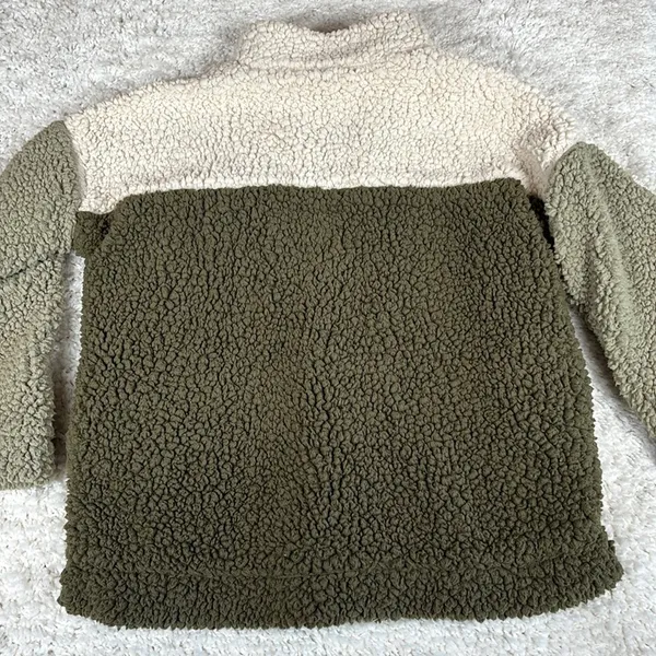 Thread and Supply Elm Pullover, Olive and Cream Fleece, Size Large - Image 6