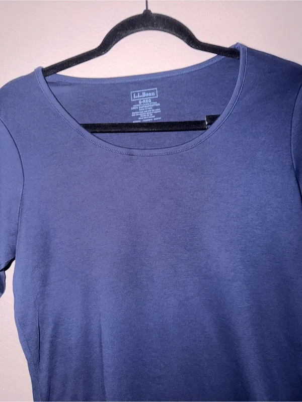 L.L. Bean Women's Navy Scoop Neck Short Sleeve Tee - Image 2