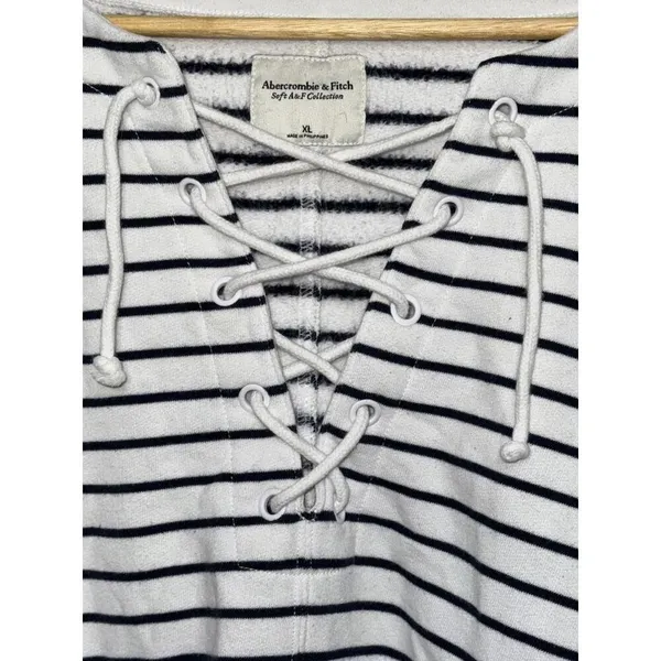 Abercrombie & Fitch Soft AF White Black Stripe Sweatshirt V-Neck Sweater Size XL - Image 5