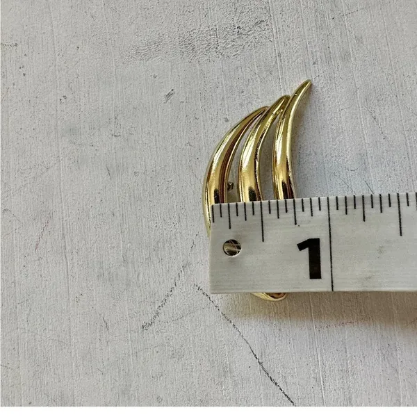 Gold tone brooch - Image 5