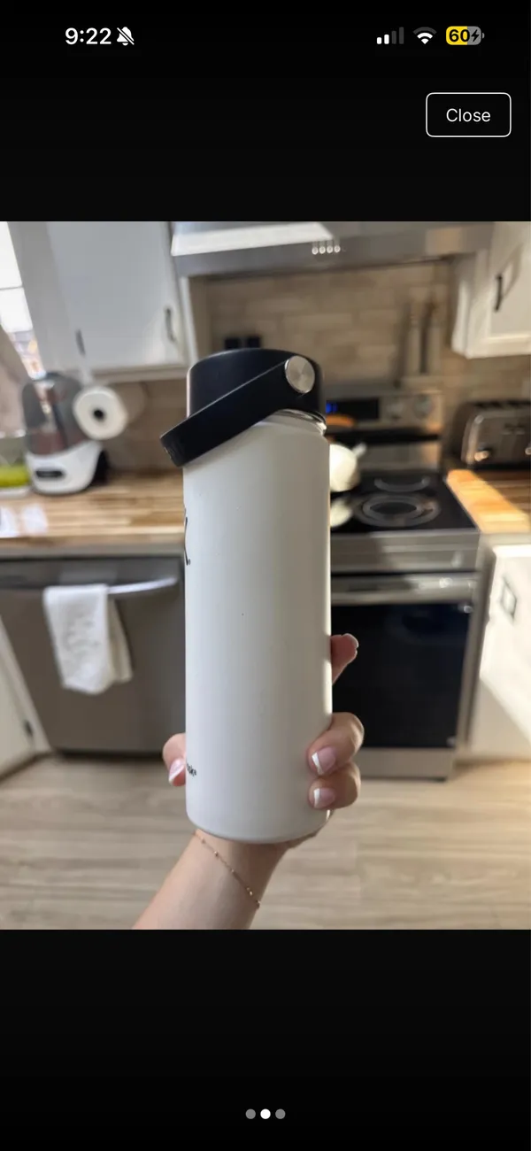 White hydroflask - Image 2