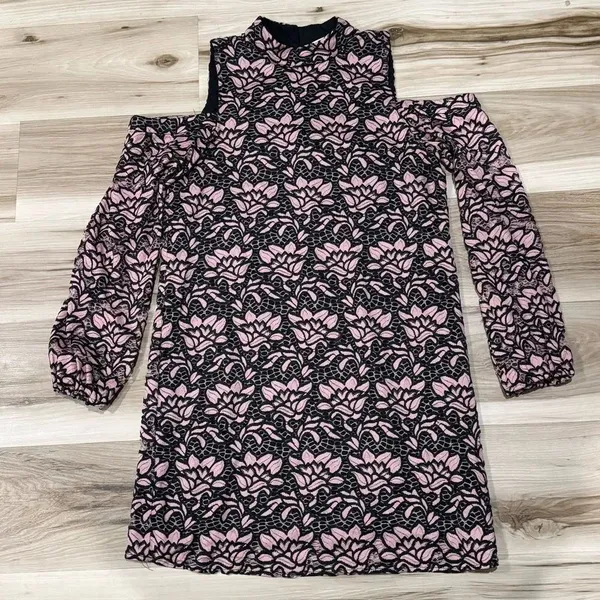 Wayf Pink Black Lace Floral Cold Shoulder Dress Women’s Medium - Image 2