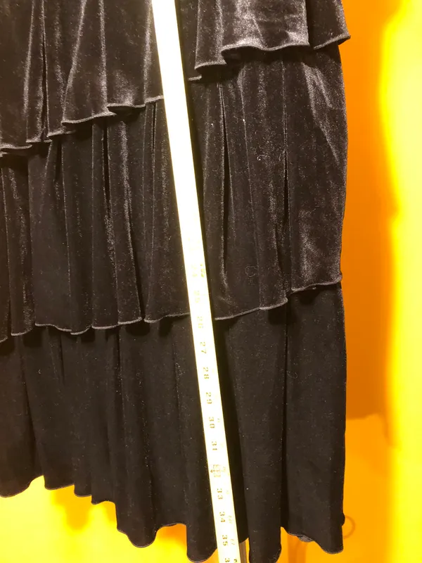 Beautiful new velour skirt. Size M. $45. - Image 4