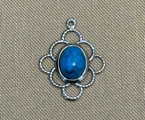 So Adorable Silver Tone Vintage Pendant W Blue Stone Cabochon Center - Image 3