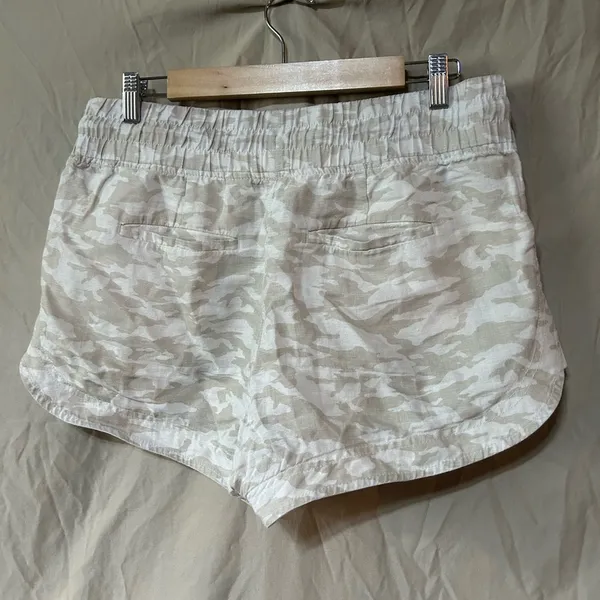 Athleta Cabo tide linen shortie - Image 2