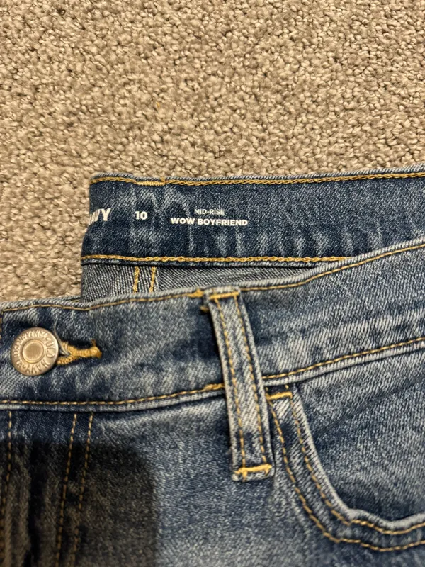 Old Navy Boyfriend Jeans Mid-Rise - Image 2